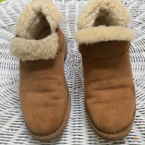 Ugg Shearing Ankle Boots size 7.5